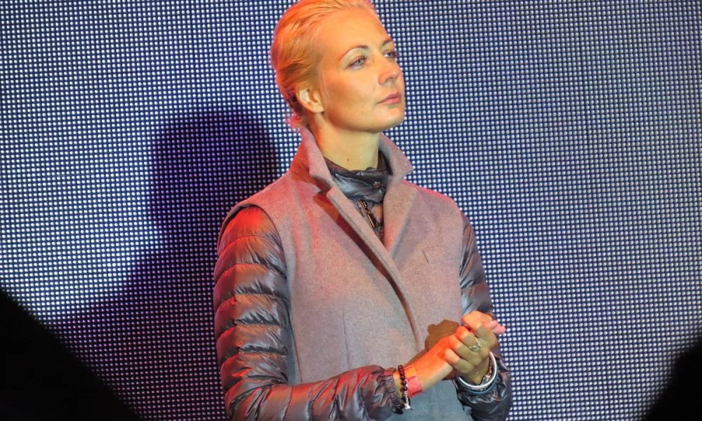 Έκκληση συζύγου Ναβάλνι για την μεταφορά του στη Γερμανία